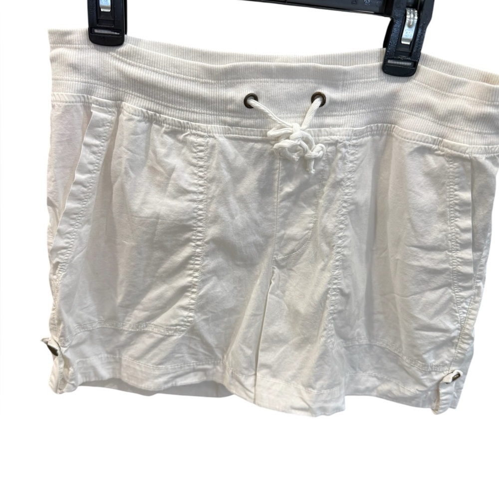 XCVI White Women's‎ Shorts